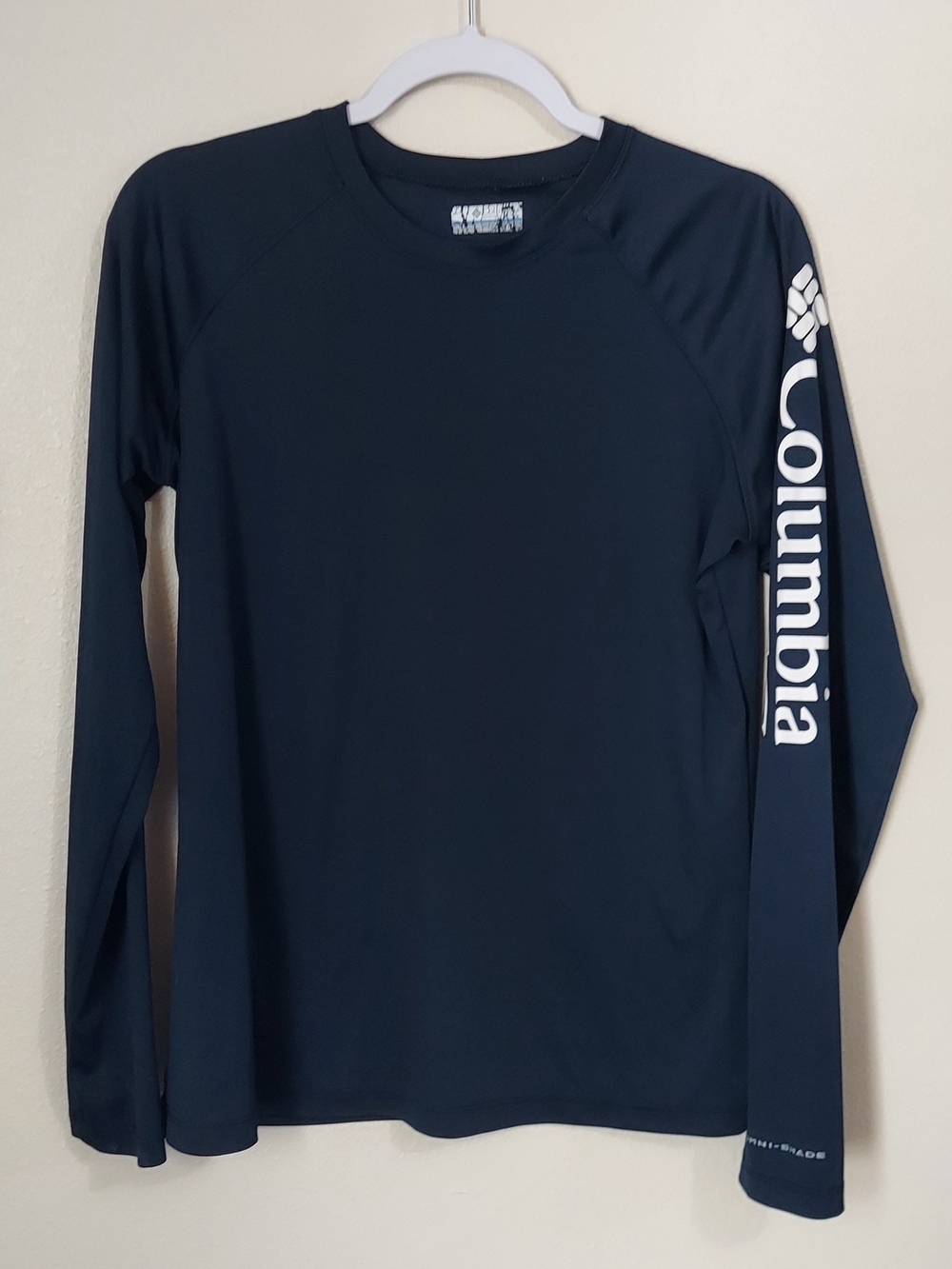 Columbia Men’s Dark Navy Long-Sleeve Performance Tee with Sleeve Logo